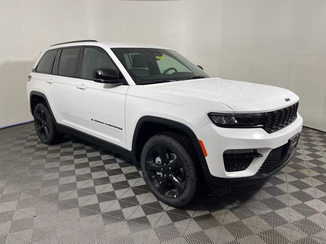 new 2025 Jeep Grand Cherokee car, priced at $45,725
