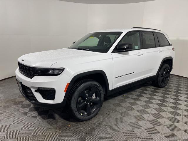 new 2025 Jeep Grand Cherokee car, priced at $45,225