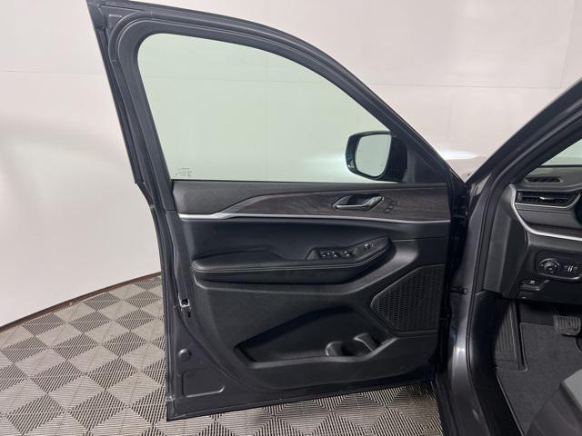 new 2025 Jeep Grand Cherokee car, priced at $44,479