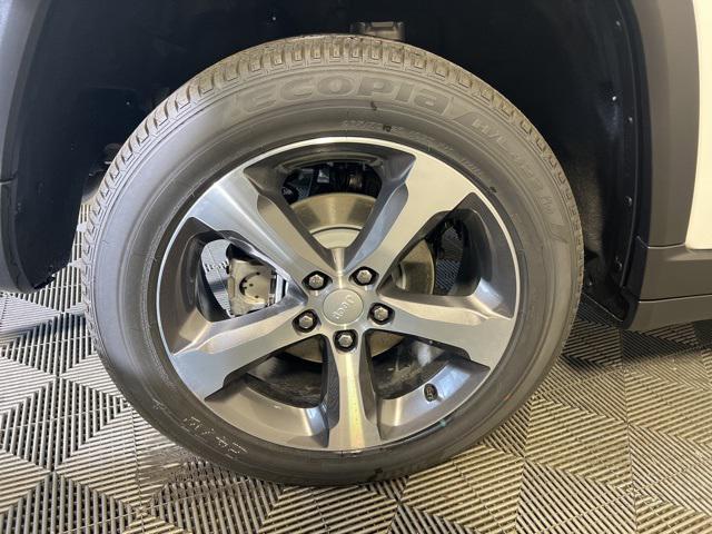 new 2025 Jeep Grand Cherokee car, priced at $40,608