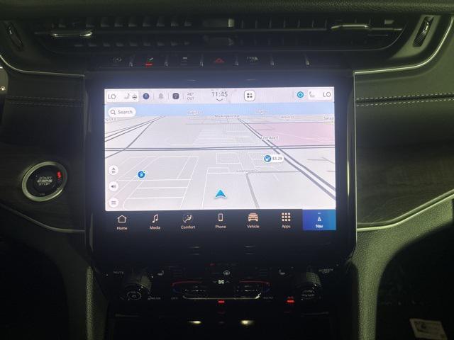 new 2025 Jeep Grand Cherokee car, priced at $49,050