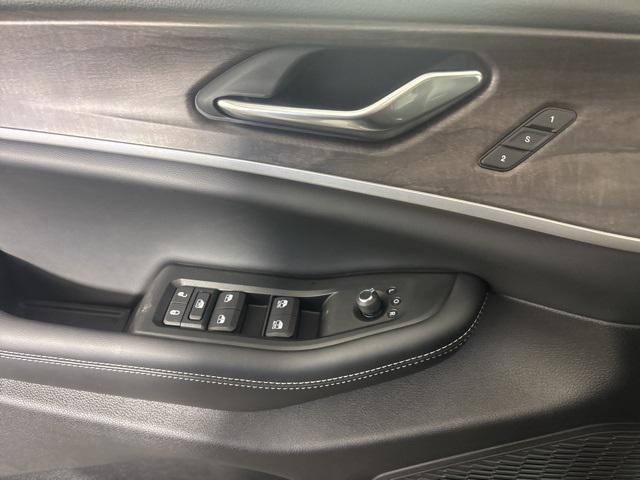 new 2025 Jeep Grand Cherokee car, priced at $49,050