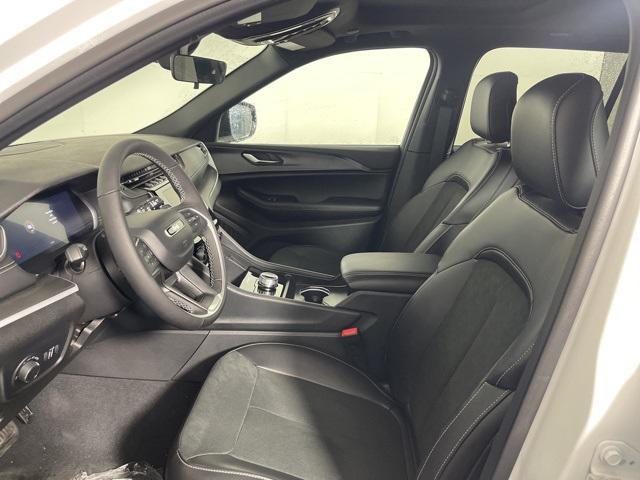 new 2025 Jeep Grand Cherokee car, priced at $41,418