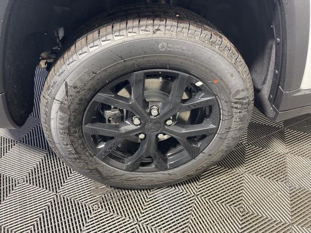 new 2025 Jeep Grand Cherokee car, priced at $41,418