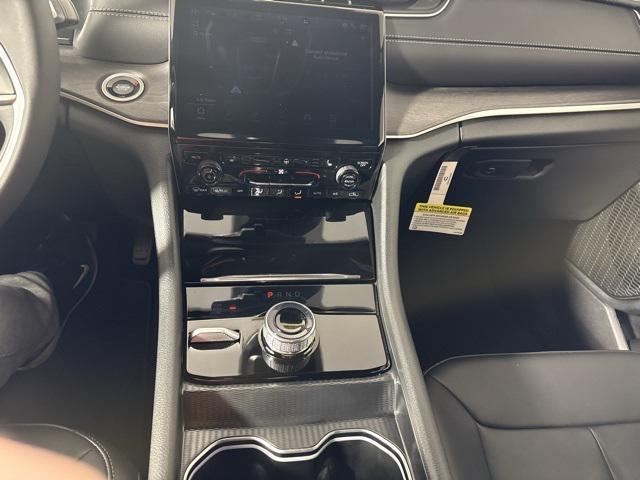 new 2025 Jeep Grand Cherokee car, priced at $44,836