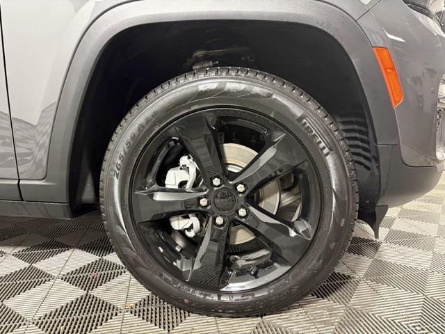 new 2025 Jeep Grand Cherokee car, priced at $44,836