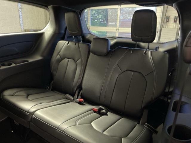 new 2025 Chrysler Pacifica car, priced at $40,995