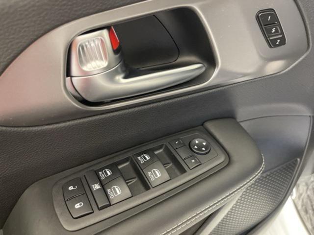new 2025 Chrysler Pacifica car, priced at $40,995