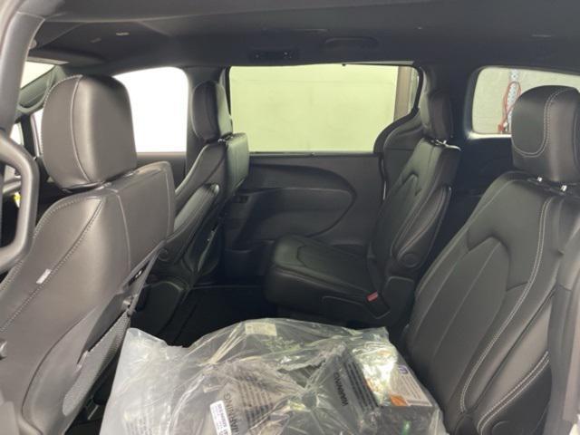 new 2025 Chrysler Pacifica car, priced at $40,995