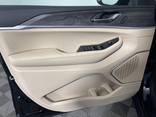 new 2025 Jeep Grand Cherokee car, priced at $50,516