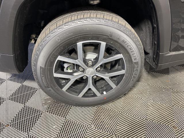 new 2025 Jeep Grand Cherokee car, priced at $50,516