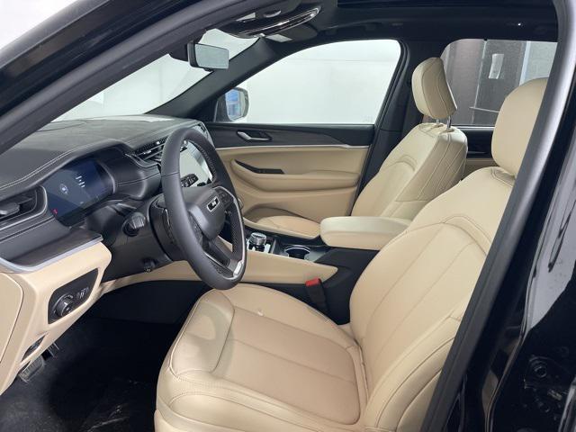 new 2025 Jeep Grand Cherokee car, priced at $50,516