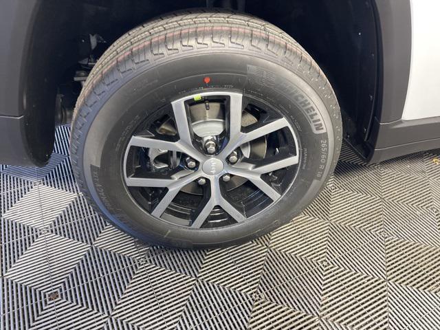 new 2025 Jeep Grand Cherokee car, priced at $44,504