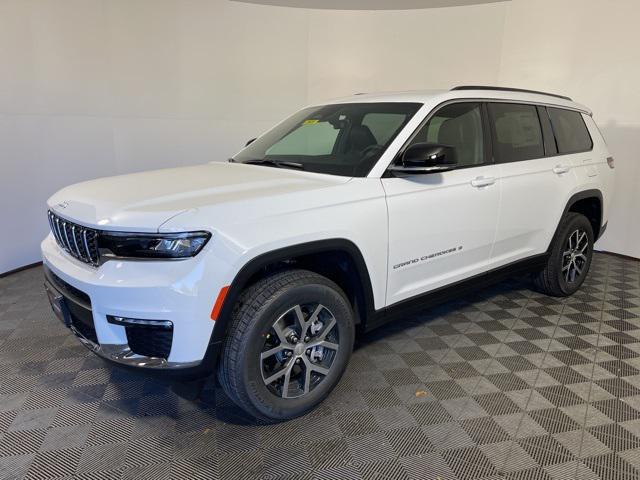 new 2025 Jeep Grand Cherokee car, priced at $44,504