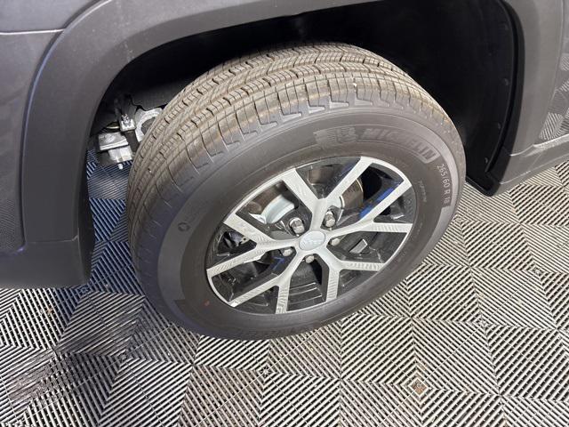 new 2025 Jeep Grand Cherokee car, priced at $39,492