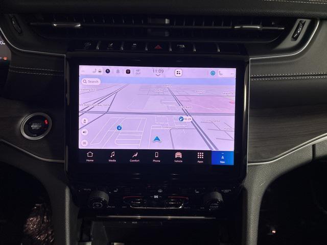 new 2025 Jeep Grand Cherokee car, priced at $39,492