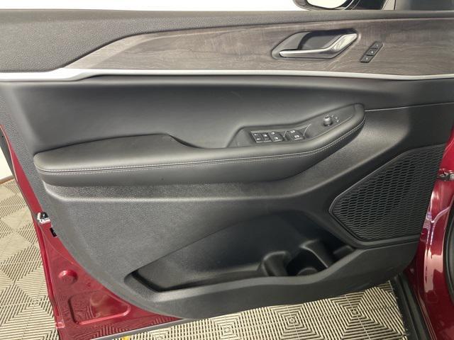 new 2025 Jeep Grand Cherokee car, priced at $47,342