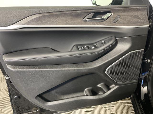 new 2025 Jeep Grand Cherokee car, priced at $48,476