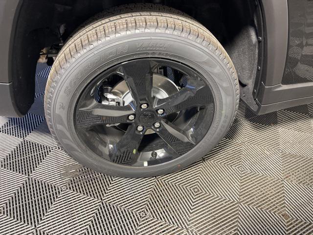 new 2025 Jeep Grand Cherokee car, priced at $48,476