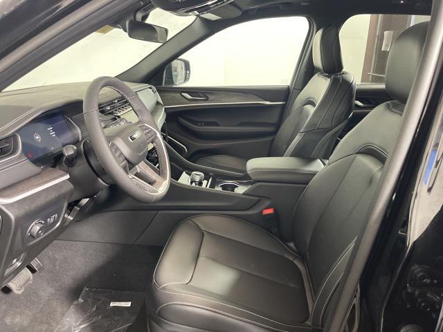 new 2025 Jeep Grand Cherokee car, priced at $48,476