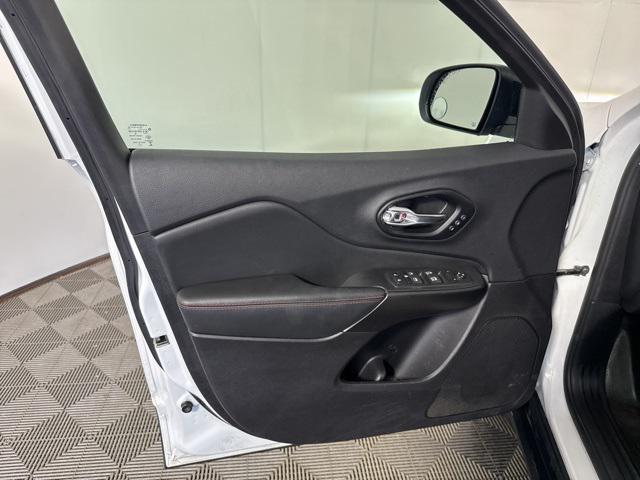 used 2022 Jeep Cherokee car, priced at $27,994