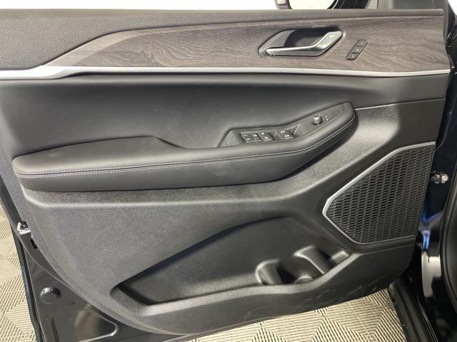 new 2025 Jeep Grand Cherokee car, priced at $51,245