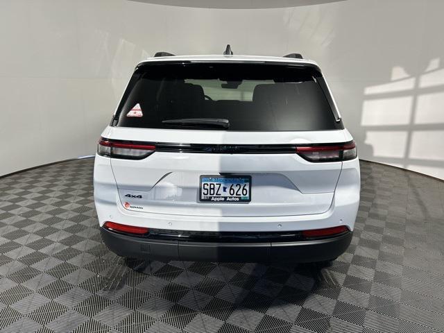 new 2025 Jeep Grand Cherokee car, priced at $38,995