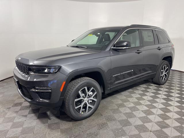new 2025 Jeep Grand Cherokee car, priced at $44,238