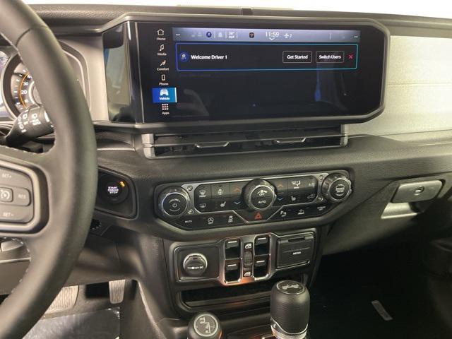 new 2025 Jeep Wrangler car, priced at $45,909