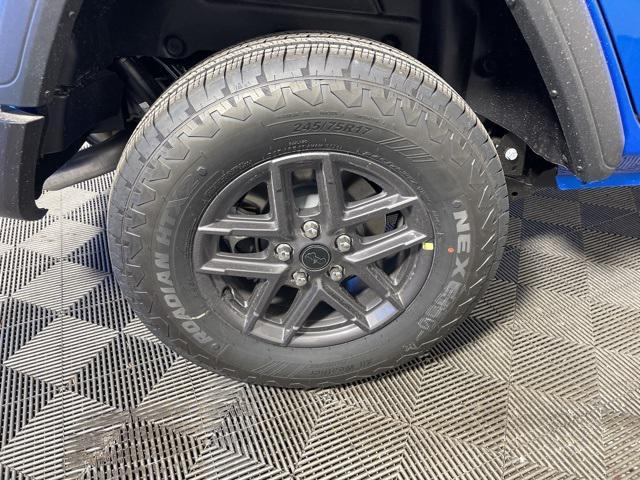 new 2025 Jeep Wrangler car, priced at $45,909