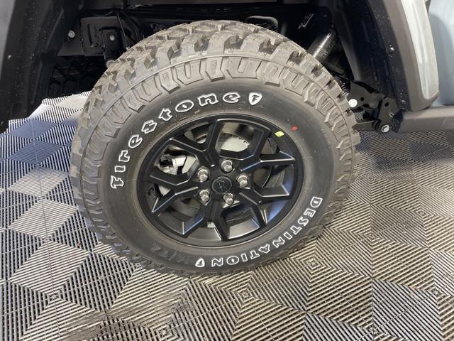 new 2025 Jeep Gladiator car, priced at $50,057