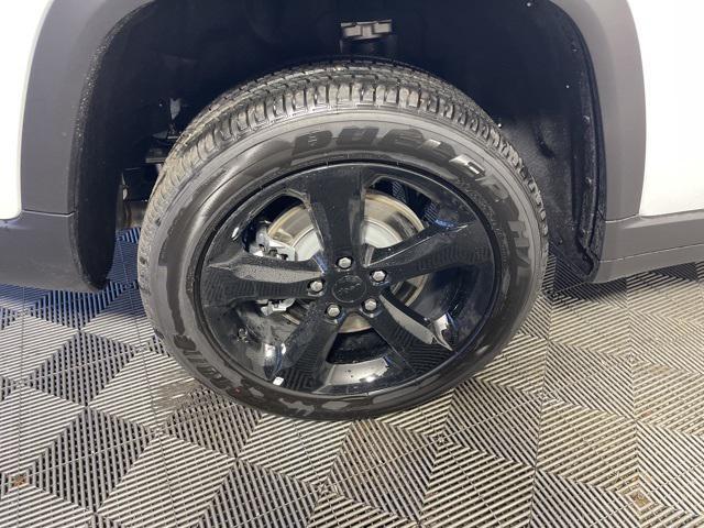 new 2025 Jeep Grand Cherokee car, priced at $41,017