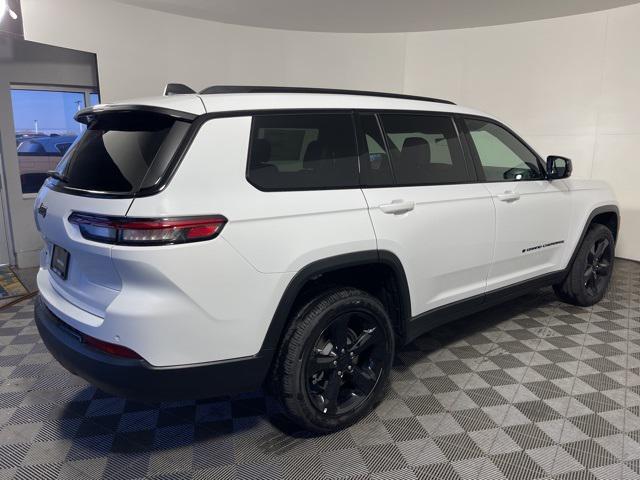 new 2025 Jeep Grand Cherokee car, priced at $41,017