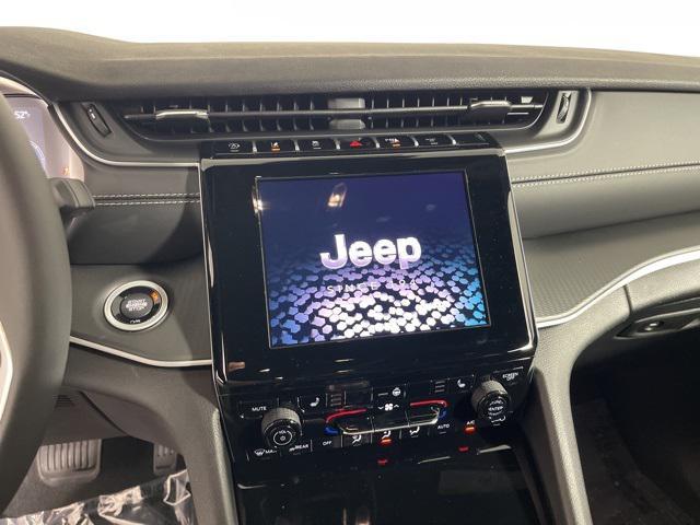 new 2025 Jeep Grand Cherokee car, priced at $41,017