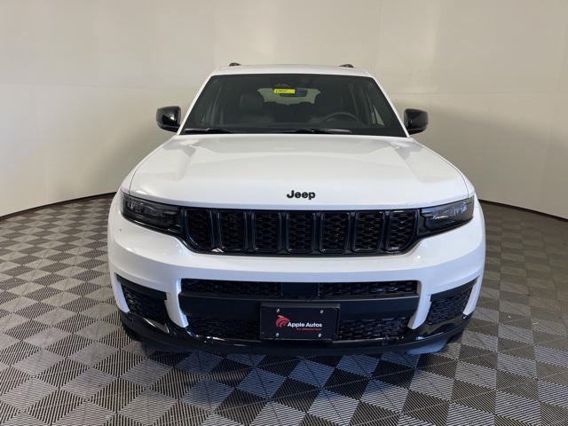 new 2025 Jeep Grand Cherokee car, priced at $41,017