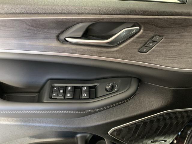 new 2025 Jeep Grand Cherokee car, priced at $48,250