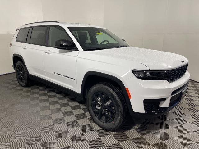 new 2025 Jeep Grand Cherokee car, priced at $43,734
