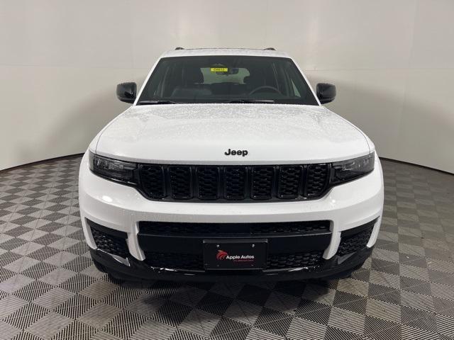 new 2025 Jeep Grand Cherokee car, priced at $43,734