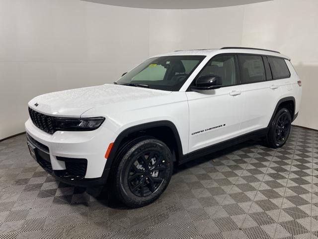 new 2025 Jeep Grand Cherokee car, priced at $43,734