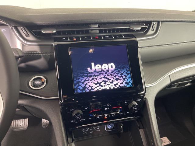 new 2025 Jeep Grand Cherokee car, priced at $43,734