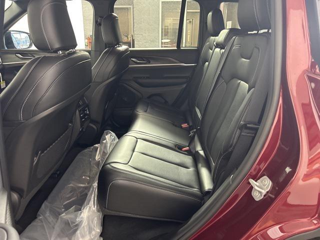 new 2025 Jeep Grand Cherokee car, priced at $40,995