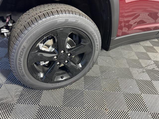 new 2025 Jeep Grand Cherokee car, priced at $40,995