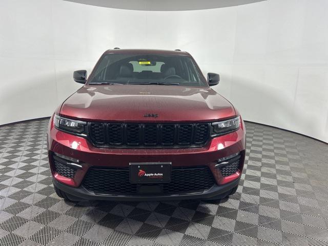 new 2025 Jeep Grand Cherokee car, priced at $40,995