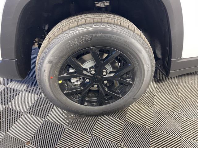 new 2025 Jeep Grand Cherokee car, priced at $38,495