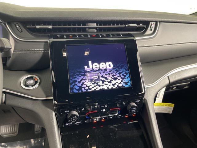 new 2025 Jeep Grand Cherokee car, priced at $38,495