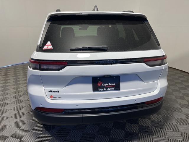 new 2025 Jeep Grand Cherokee car, priced at $38,495