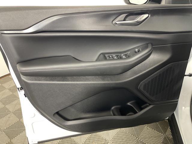 new 2025 Jeep Grand Cherokee car, priced at $38,495