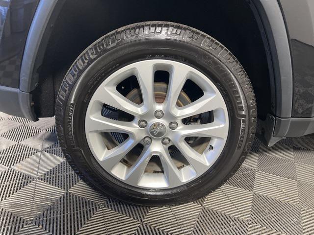 used 2017 Jeep Grand Cherokee car, priced at $13,954