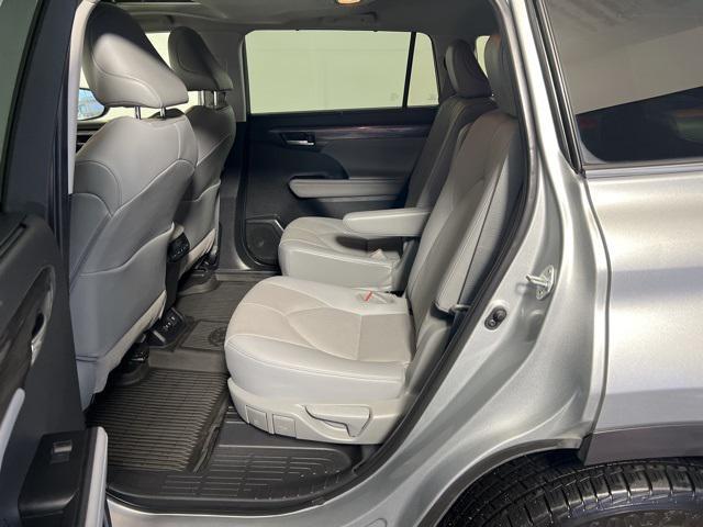 used 2021 Toyota Highlander car, priced at $36,580