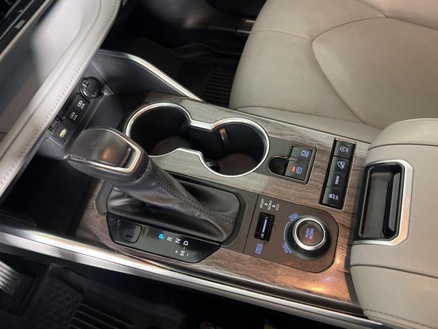 used 2021 Toyota Highlander car, priced at $36,580